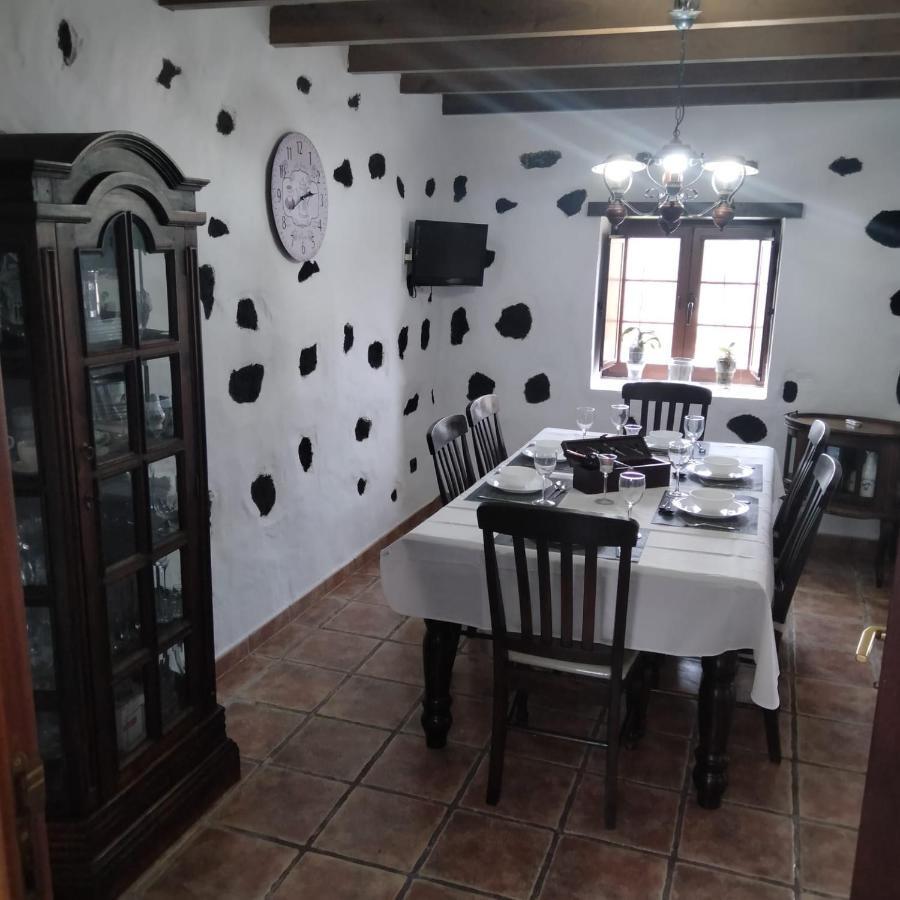 Lanzarote Casa Volcanica-Anclada Sobre La Lava Del Volcan Montana Blanca Экстерьер фото